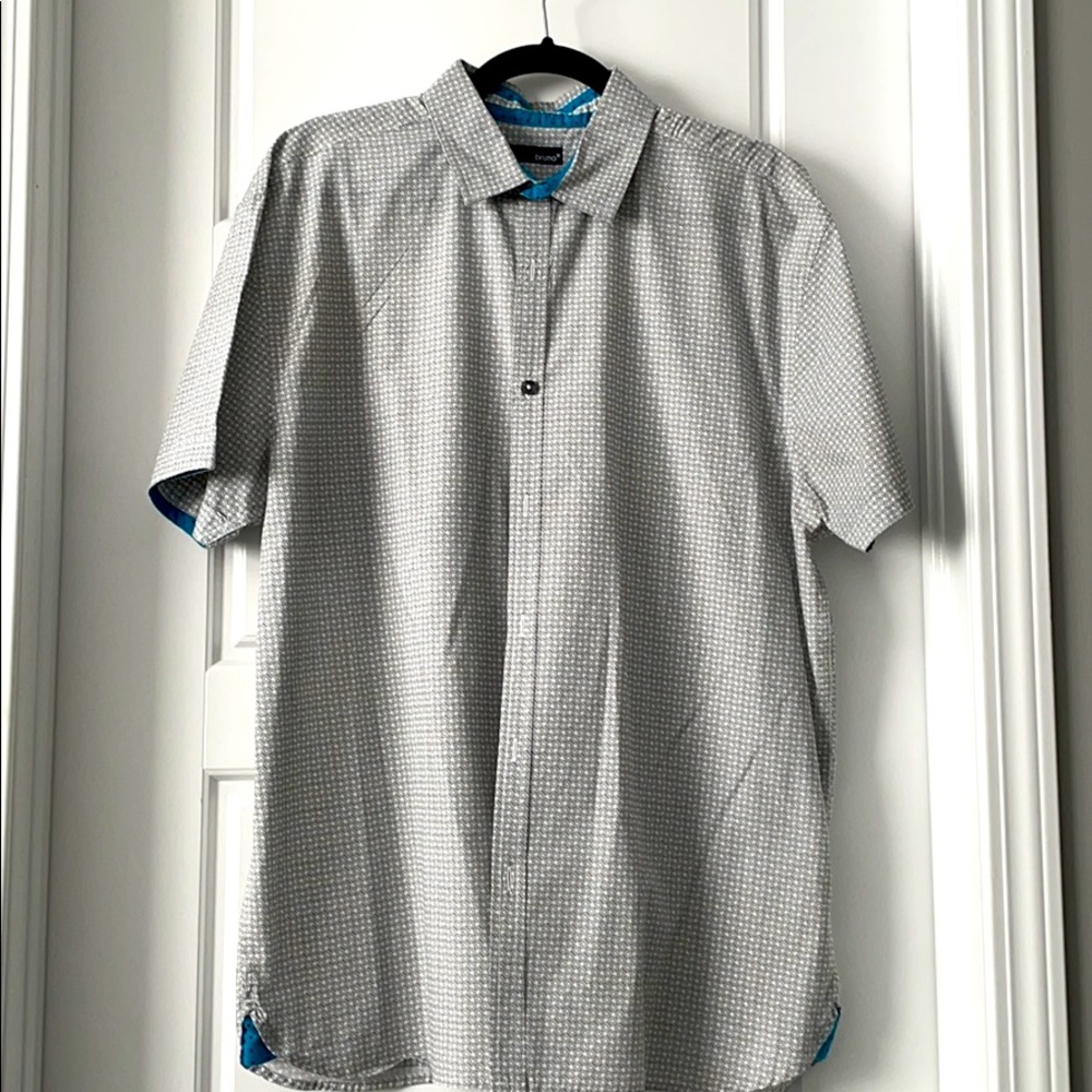 Shortsleeved Buttondown shirt